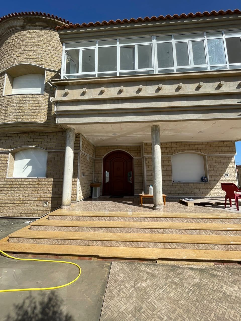 Villa habillée en pierre naturelle